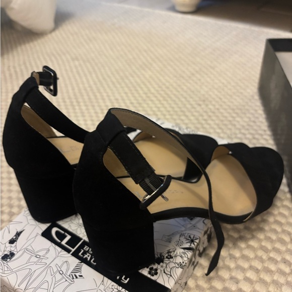 CL by Laundry Women's Black Platform Sandals - Picture 3 of 5